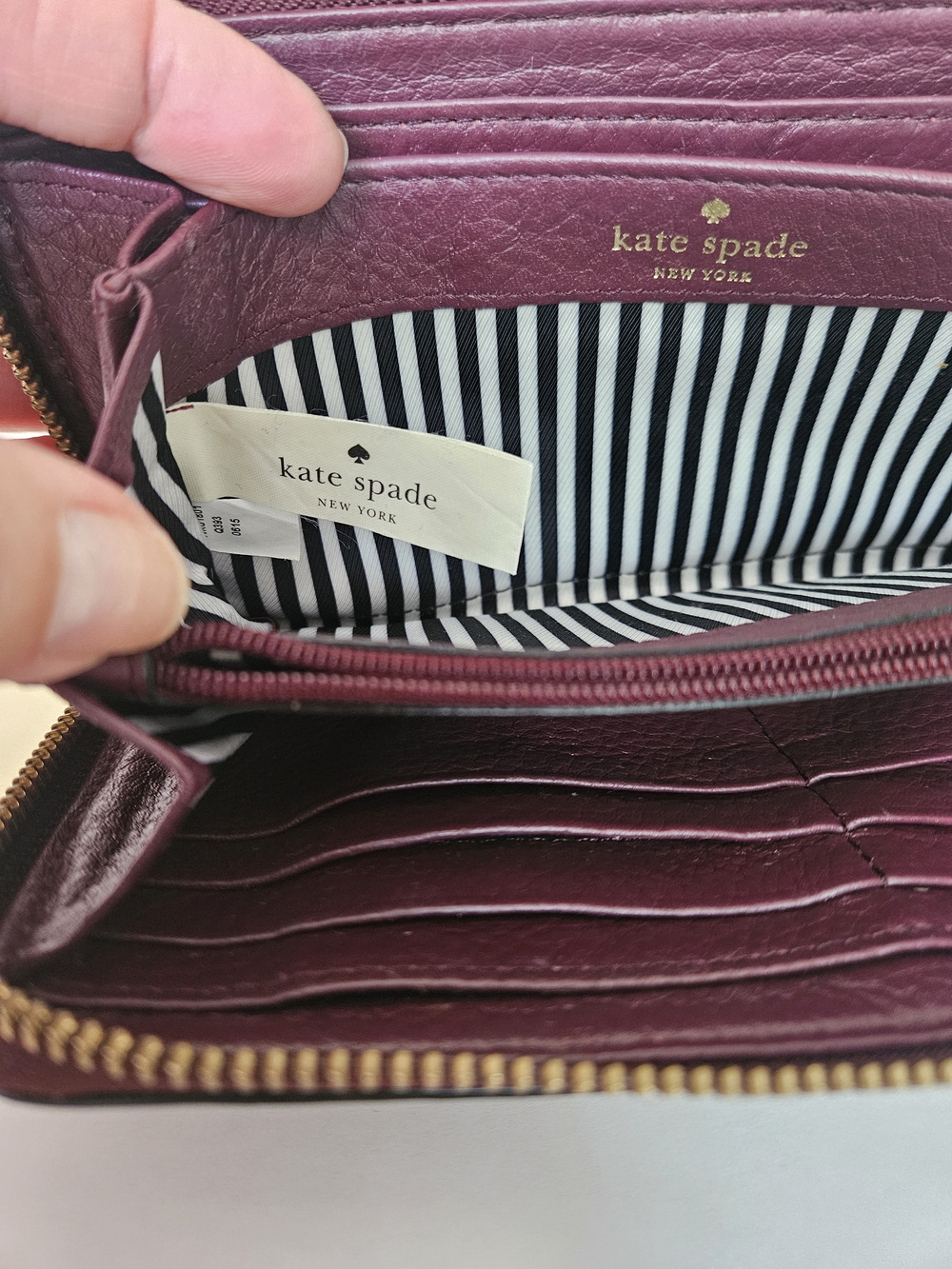 Kate Spade New York Large Zip Around Wallet Pebbled Leather Burgundy - Good Cond - Picture 3 of 15